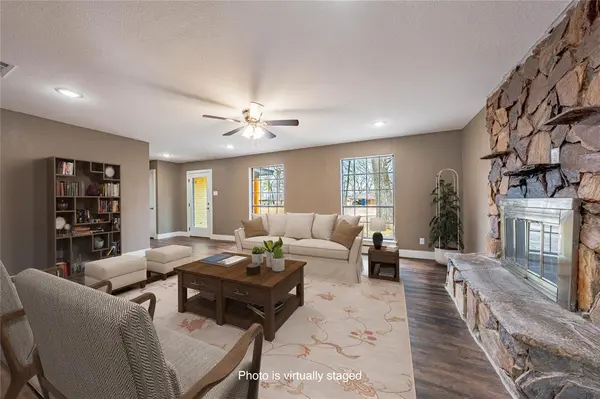 Gun Barrel City, TX 75156,123 Camino Robles Street