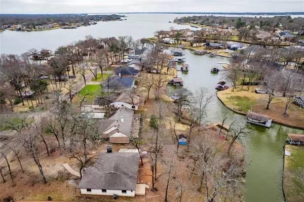 Gun Barrel City, TX 75156,123 Camino Robles Street