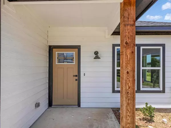 Fort Worth, TX 76102,1609 E Bluff Street