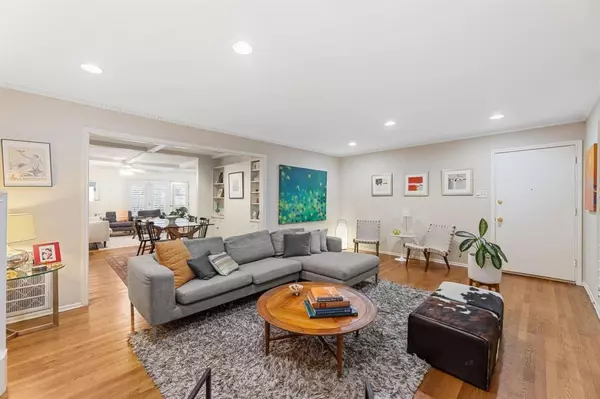 Dallas, TX 75225,6135 Bandera Avenue #A