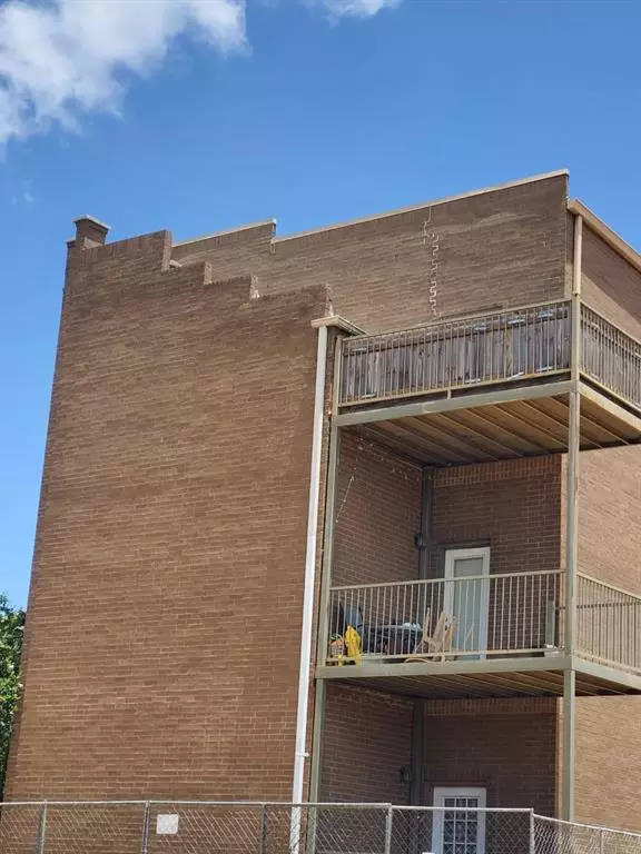 Denton, TX 76201,303 W Hickory Street #3