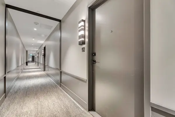 Oakville, ON L6H 3R8,2485 Taunton RD #112