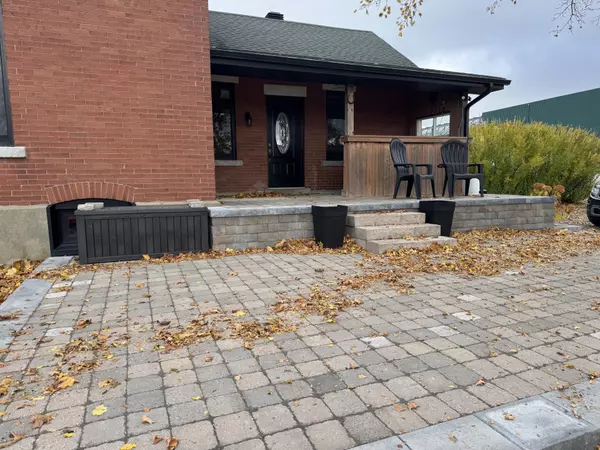 Erin, ON N0B 1T0,12 Erinville DR