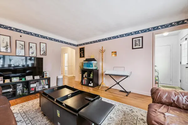 Hamilton, ON L8V 3Z6,263 East 36th ST