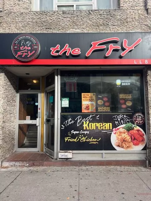 Toronto C02, ON M5S 1Y6,524 Bloor ST W