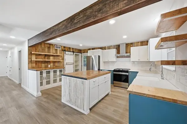 Van Alstyne, TX 75495,450 Kelly Lane