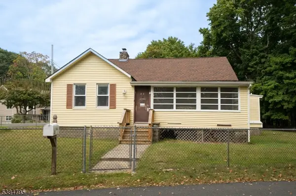 22 Highland Ave, Stanhope Boro, NJ 07874