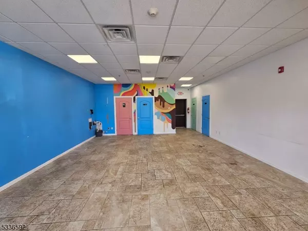 Scotch Plains Twp., NJ 07076,1943 Us Highway 22