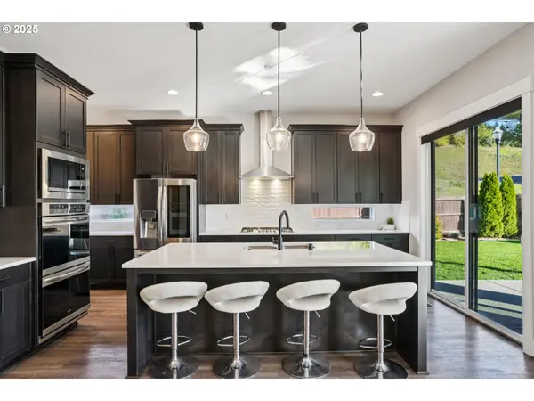 900 W Magnolia LOOP, Washougal, WA 98671