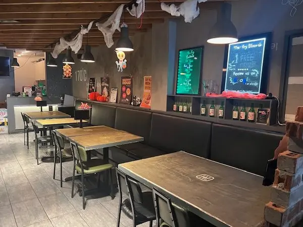 Toronto C02, ON M5S 1Y6,524 Bloor ST W