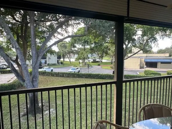 Deerfield Beach, FL 33442,1985 SW 15th St #126