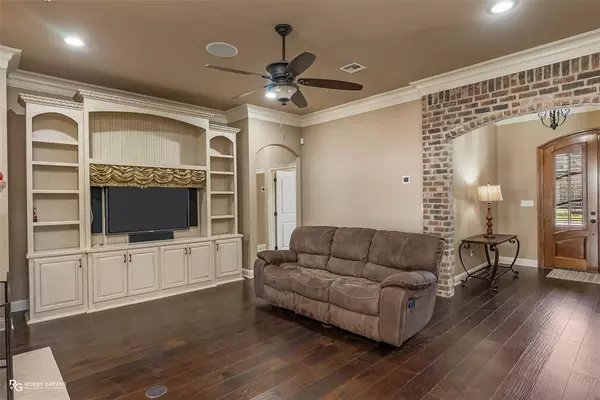 Bossier City, LA 71111,517 Hunters Run