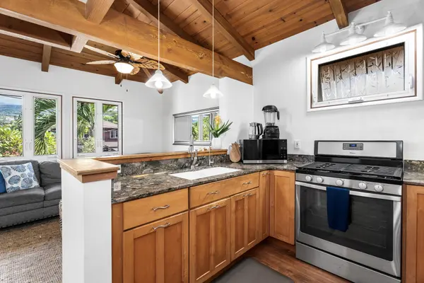 76-6176 HOLUALOA BEACH RD, Kailua-kona, HI 96740