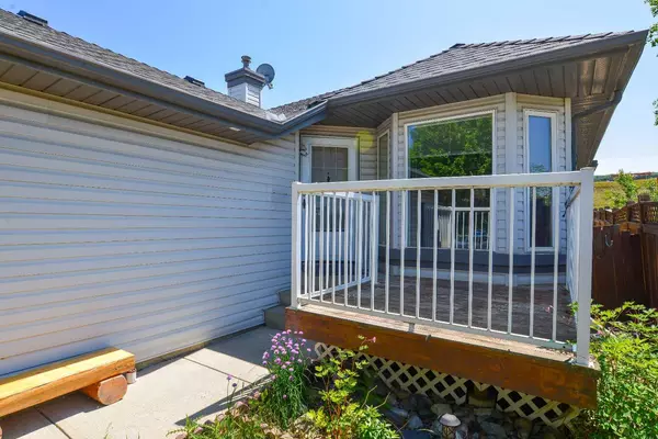 Calgary, AB T3B 5M2,152 Valley Meadow Close NW
