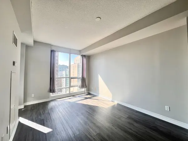 761 Bay ST #2610, Toronto C01, ON M5G 2R2