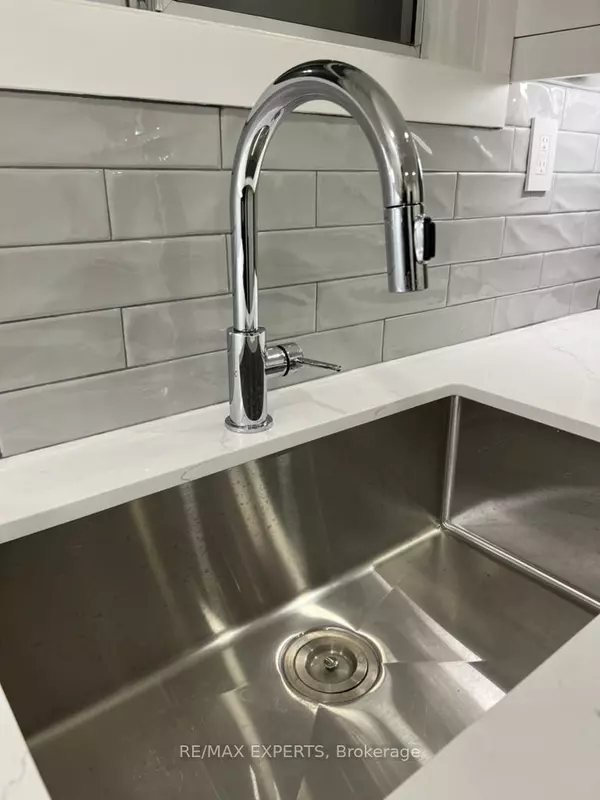 Toronto C03, ON M6C 2S1,101 Kenwood AVE #2