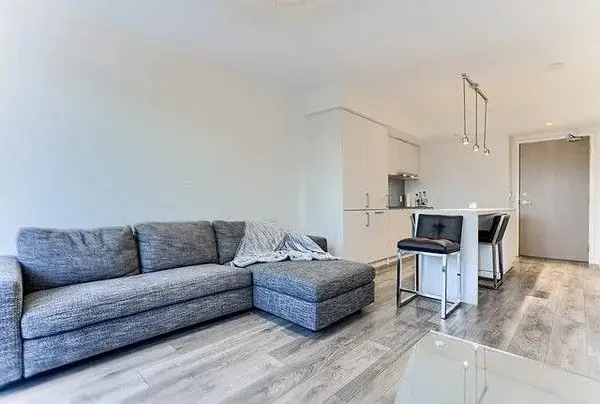 Toronto C01, ON M5J 1B7,100 Harbour ST W #4403