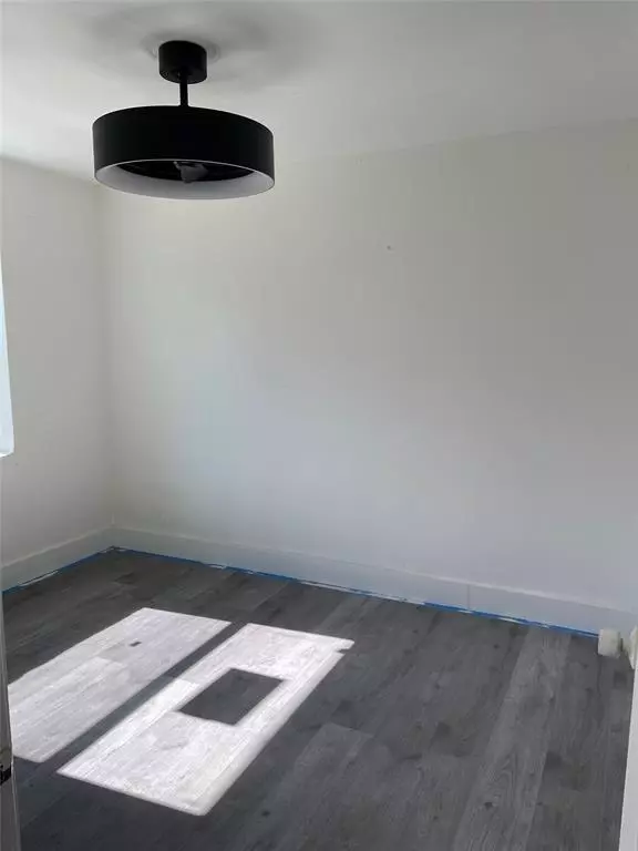 Hollywood, FL 33023,6118 Funston St