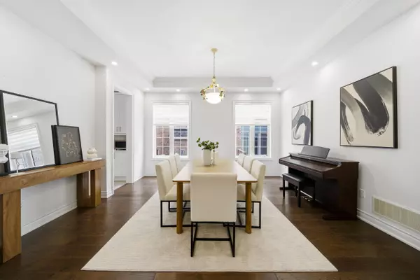 King, ON L7B 0N8,10 Larkin AVE