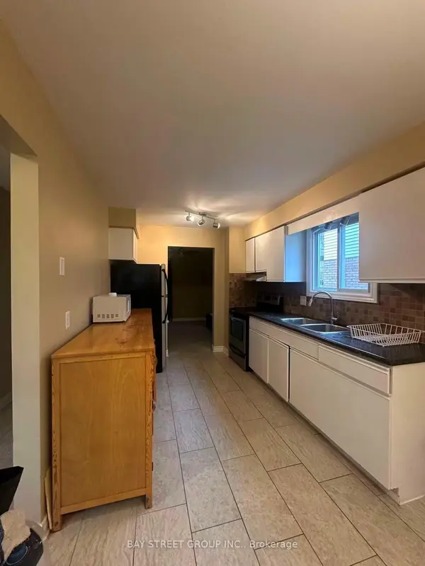 London North, ON N6G 4H2,135 Walmer Garden