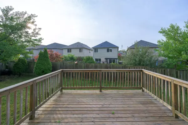 London North, ON N6G 5R7,1605 Mickleborough CT