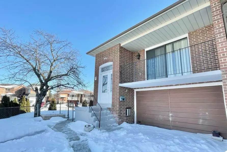 3 Prairie Dunes PL #UPPER & LOWER, Vaughan, ON L4K 2E4