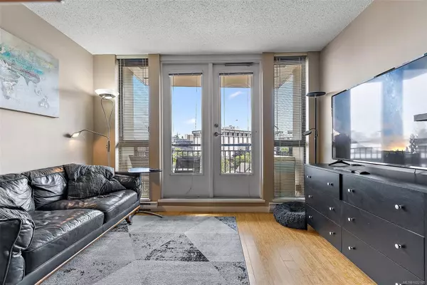 Victoria, BC V8W 4A4,751 Fairfield Rd #1103