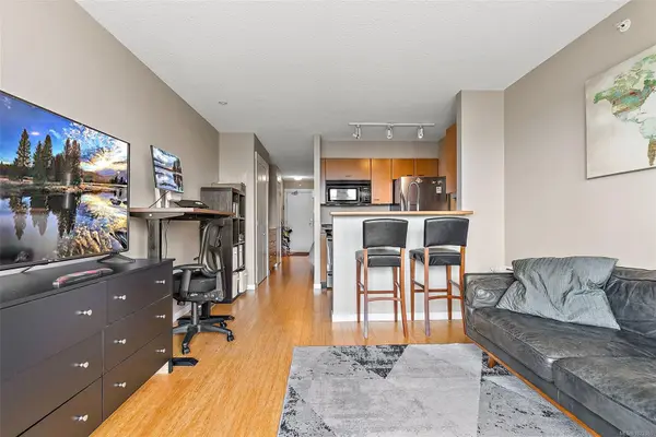 Victoria, BC V8W 4A4,751 Fairfield Rd #1103