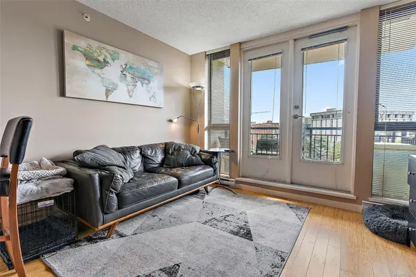 Victoria, BC V8W 4A4,751 Fairfield Rd #1103