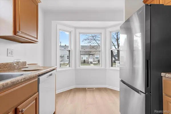 Lincoln Park, MI 48146,2146 University AVE