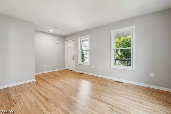 Chatham Boro, NJ 07928,21 Hillside Ave