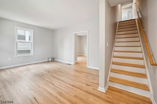 Chatham Boro, NJ 07928,21 Hillside Ave