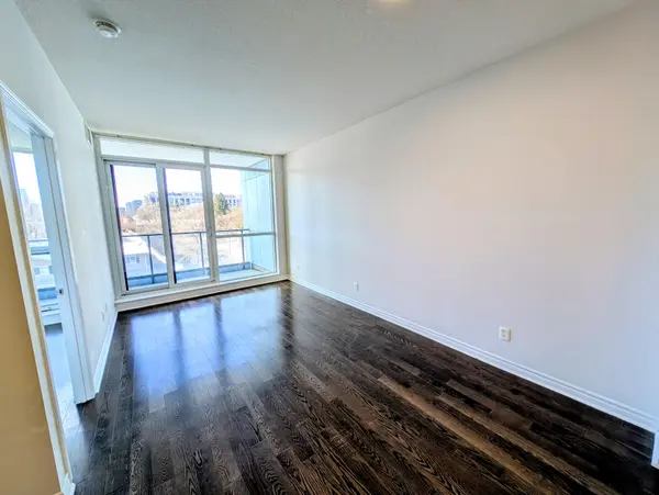 Toronto C15, ON M2K 0A3,2885 Bayview AVE #322