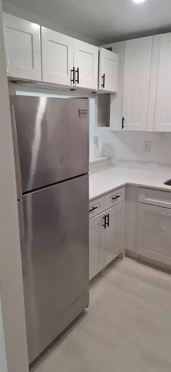 Hialeah, FL 33012,1305 W 46th St #125