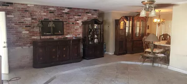 2000 NW75 AVE, Sunrise, FL 33313