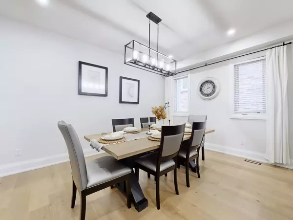 Georgina, ON L4P 0B7,14 Grey Wing AVE