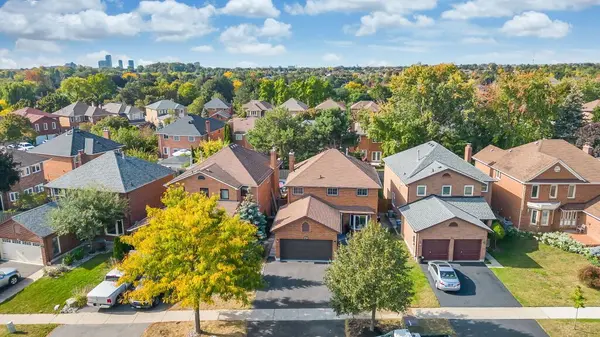 Brampton, ON L6S 5G7,57 Lord Simcoe DR #Upper