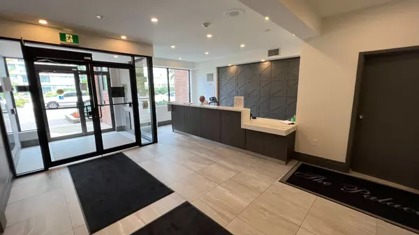 Burlington, ON L7S 2J3,1270 MAPLE CROSSING BLVD #704