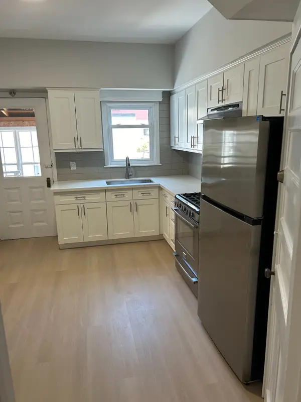 Hamilton, ON L8M 2A4,307 Cumberland AVE #Main