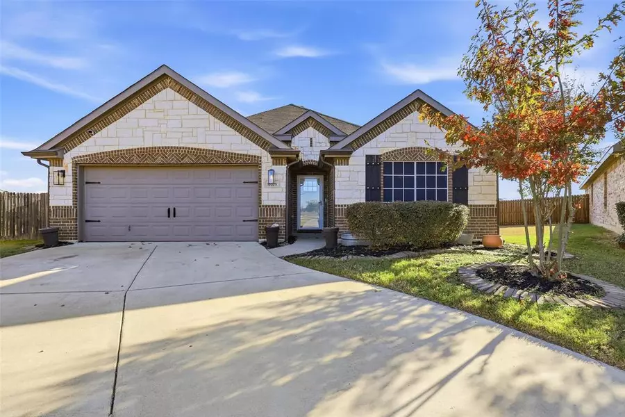 10329 Kingspoint Boulevard, Fort Worth, TX 76140