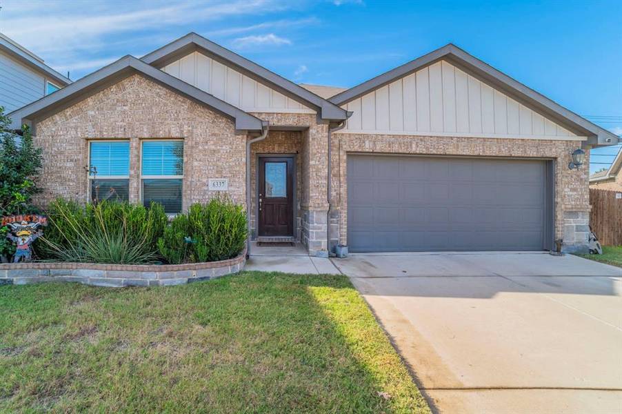 6337 Copperhead Drive, Fort Worth, TX 76179