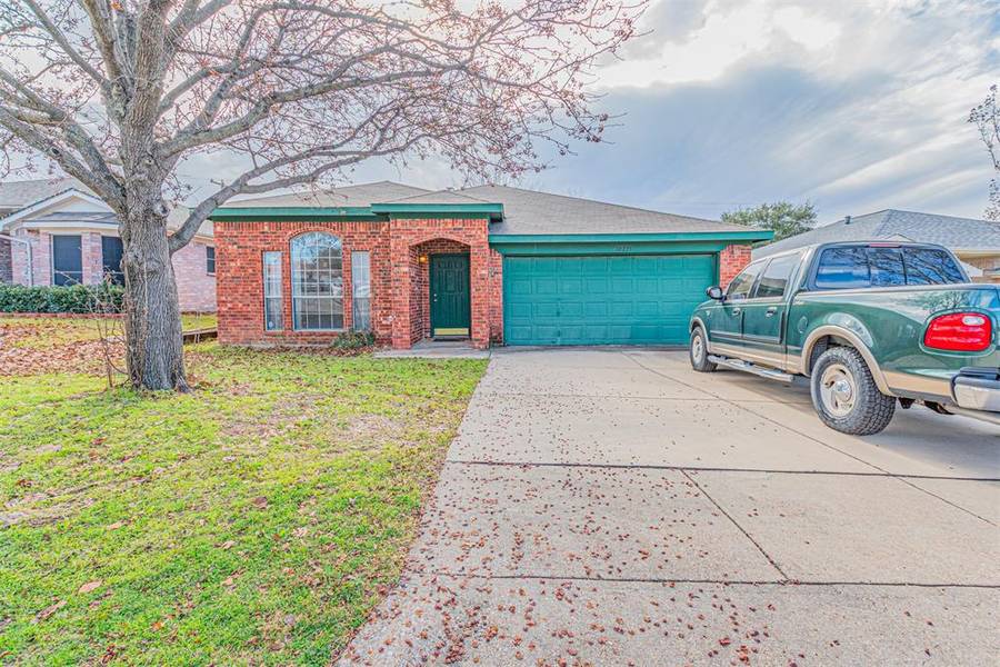 10225 Pleasant Mound Drive, Fort Worth, TX 76108