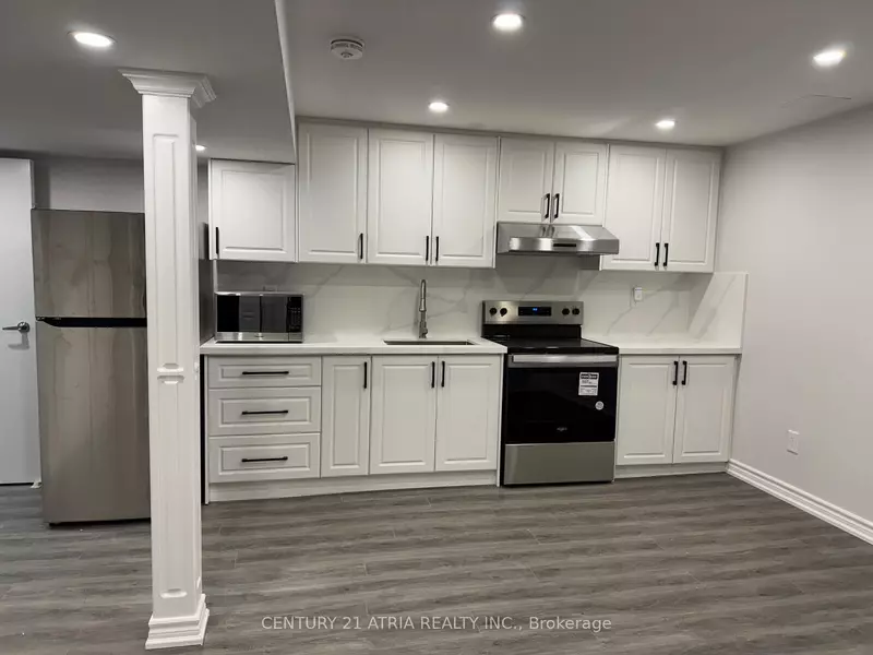 864 Cardington ST #Basement, Mississauga, ON L5V 1Z7