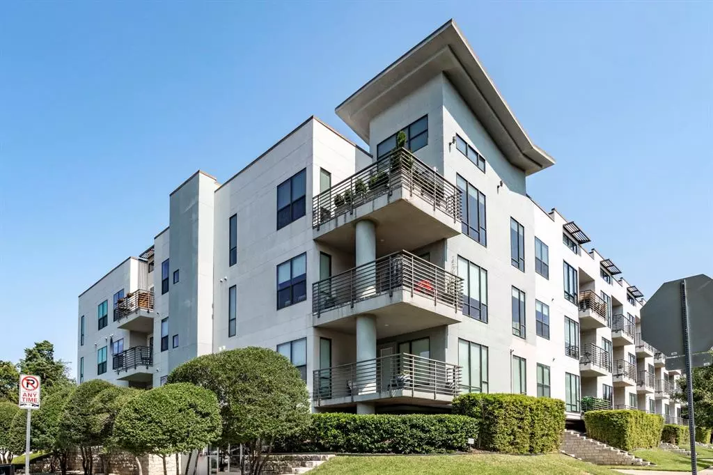 Dallas, TX 75219,4040 N Hall Street #107