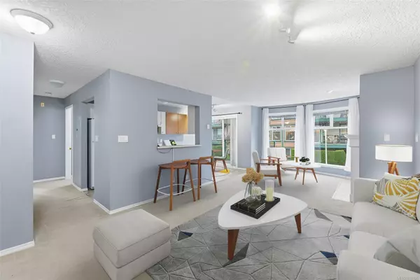 Saanich, BC V8X 2W6,894 Vernon Ave #306