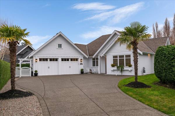 834 Bluffs Dr, Qualicum Beach, BC V9K 0A2