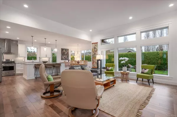 Qualicum Beach, BC V9K 0A2,834 Bluffs Dr