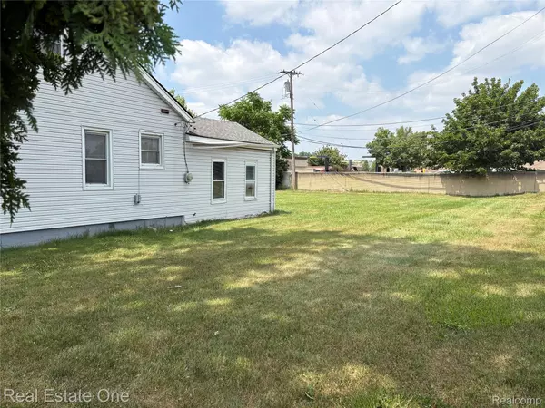 Warren, MI 48092,5873 Elmgrove AVE