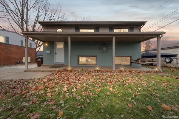 31630 E Ditner DR, Rockwood, MI 48173