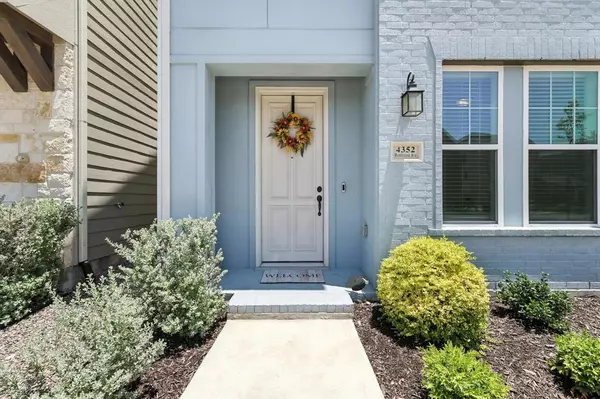 North Richland Hills, TX 76180,4352 Henderson Avenue